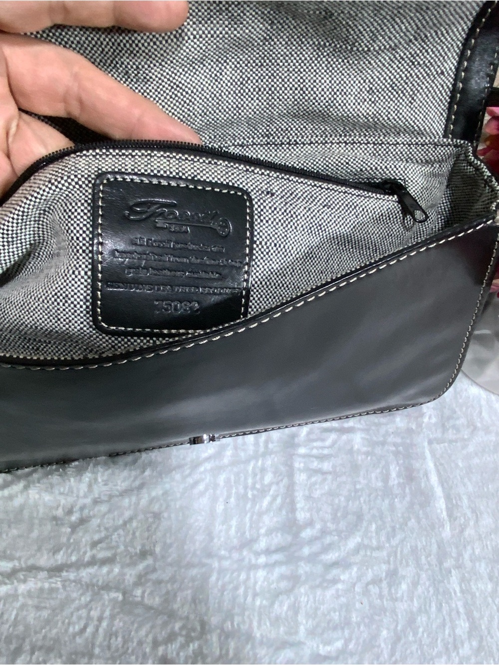 🩷Fossil Black Leather Shoulder Bag with White Contrast Stitching - Picture 6 of 6